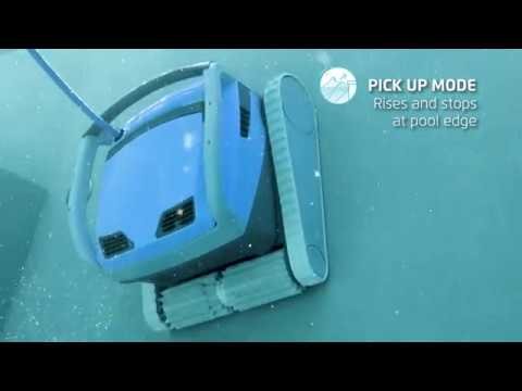 Dolphin M600 pool robot